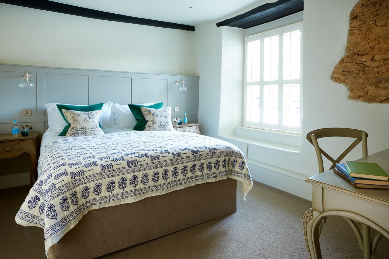 The Bull Hotel Fairford Extérieur photo