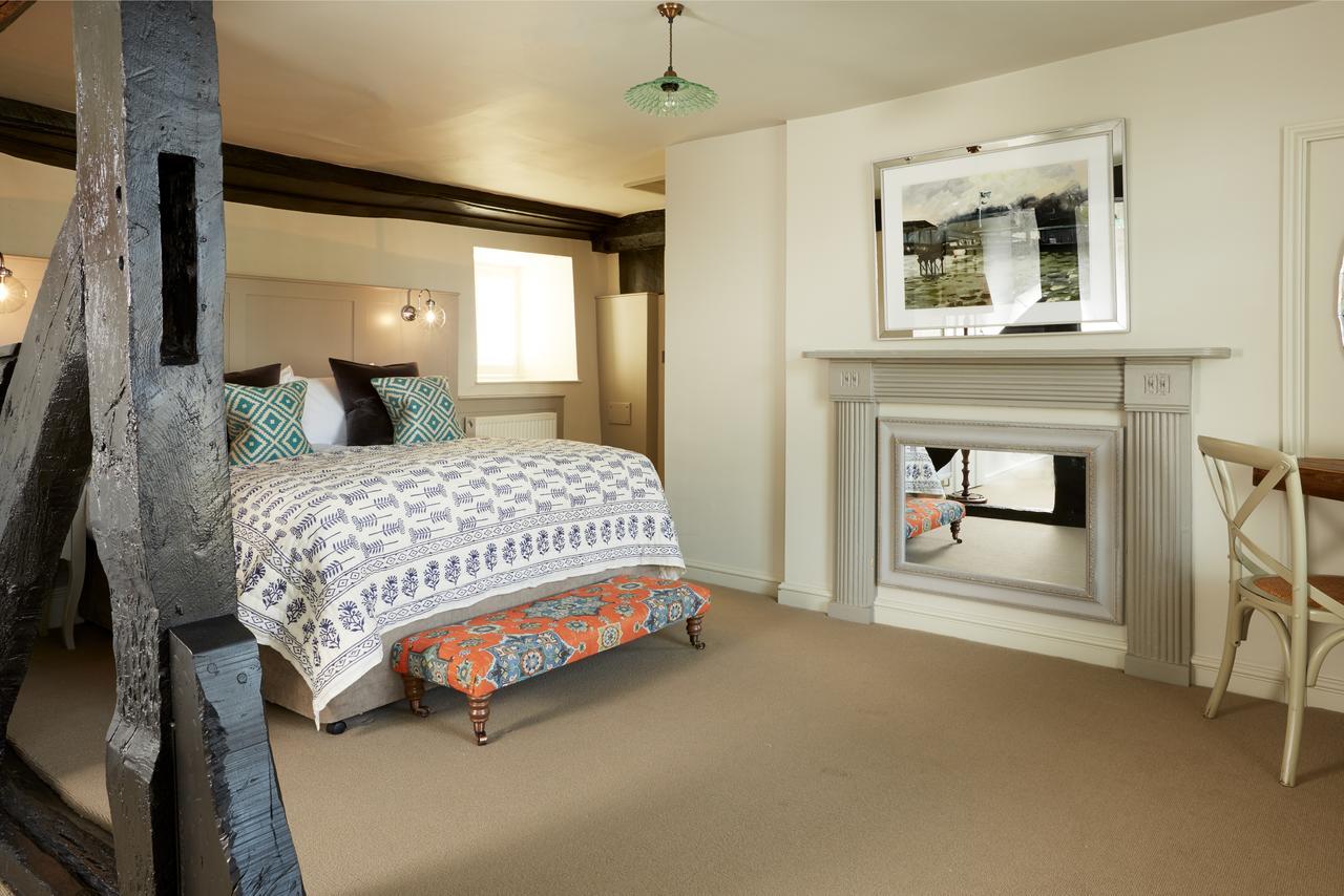 The Bull Hotel Fairford Extérieur photo