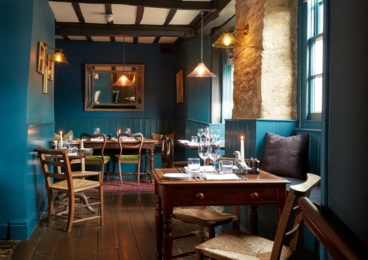 The Bull Hotel Fairford Extérieur photo