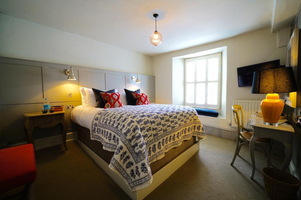 The Bull Hotel Fairford Extérieur photo