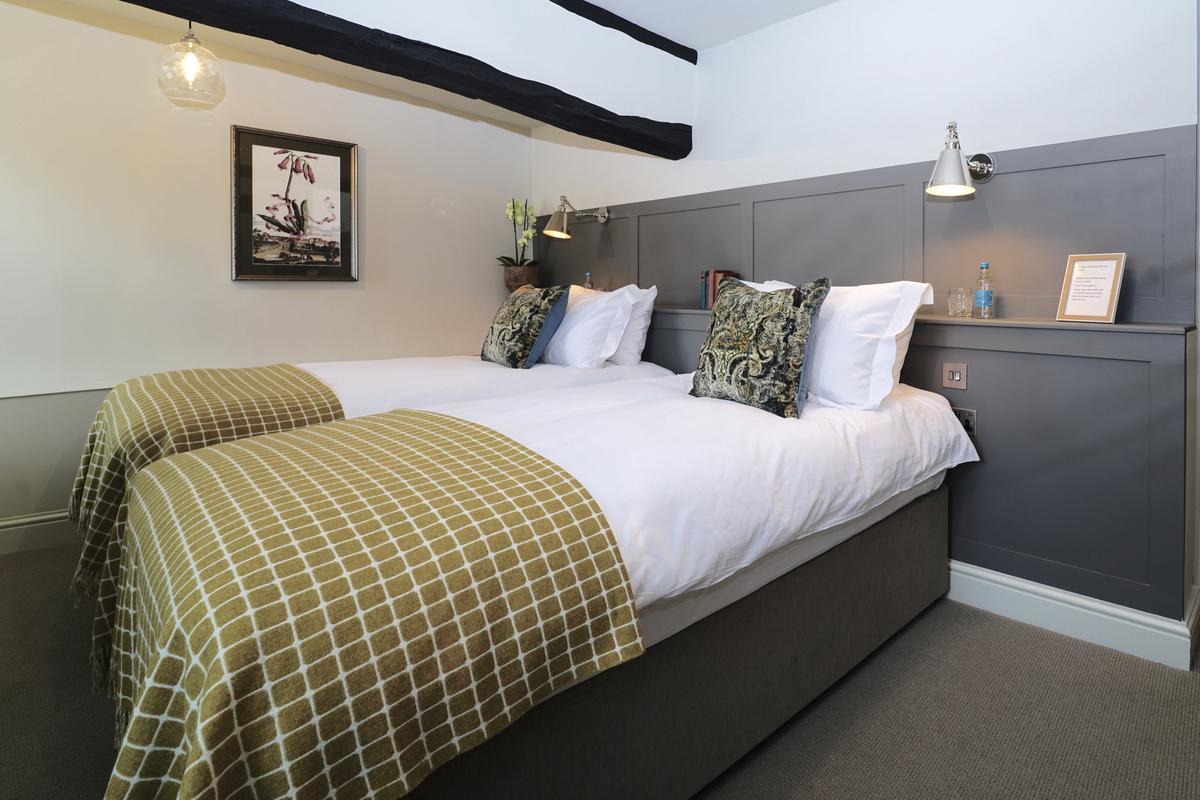 The Bull Hotel Fairford Extérieur photo