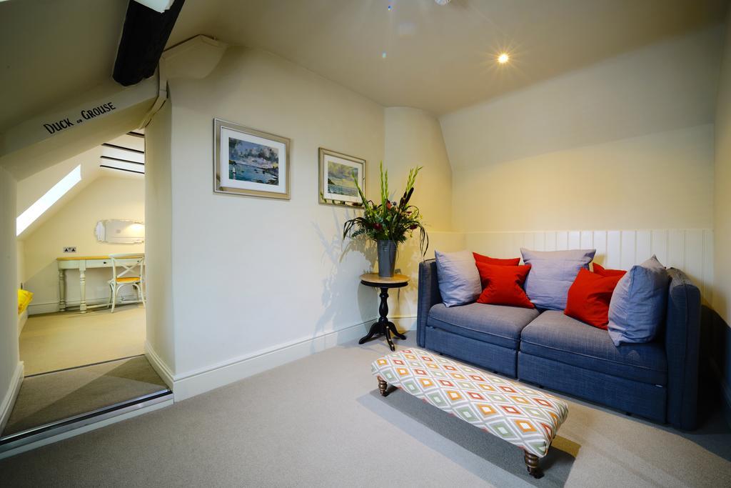 The Bull Hotel Fairford Extérieur photo